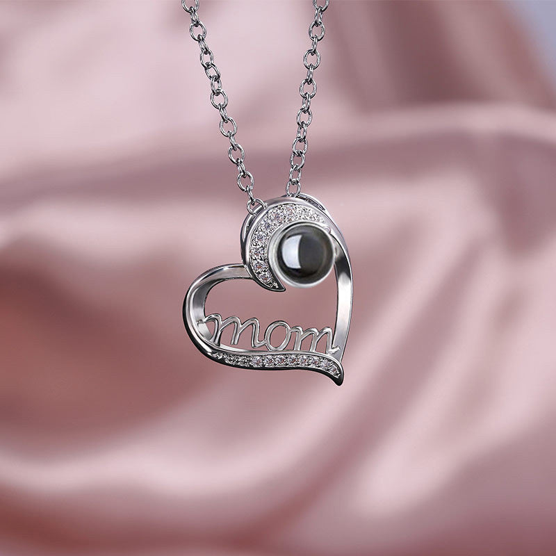 Mom Heart-Shaped Projection Necklace