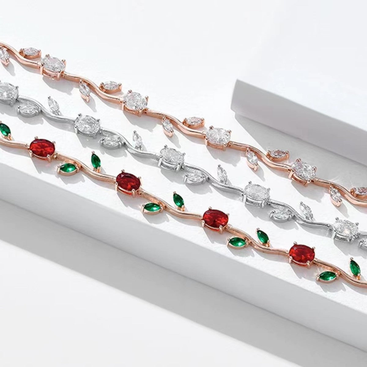 Zircon Leaf Branch Bracelet