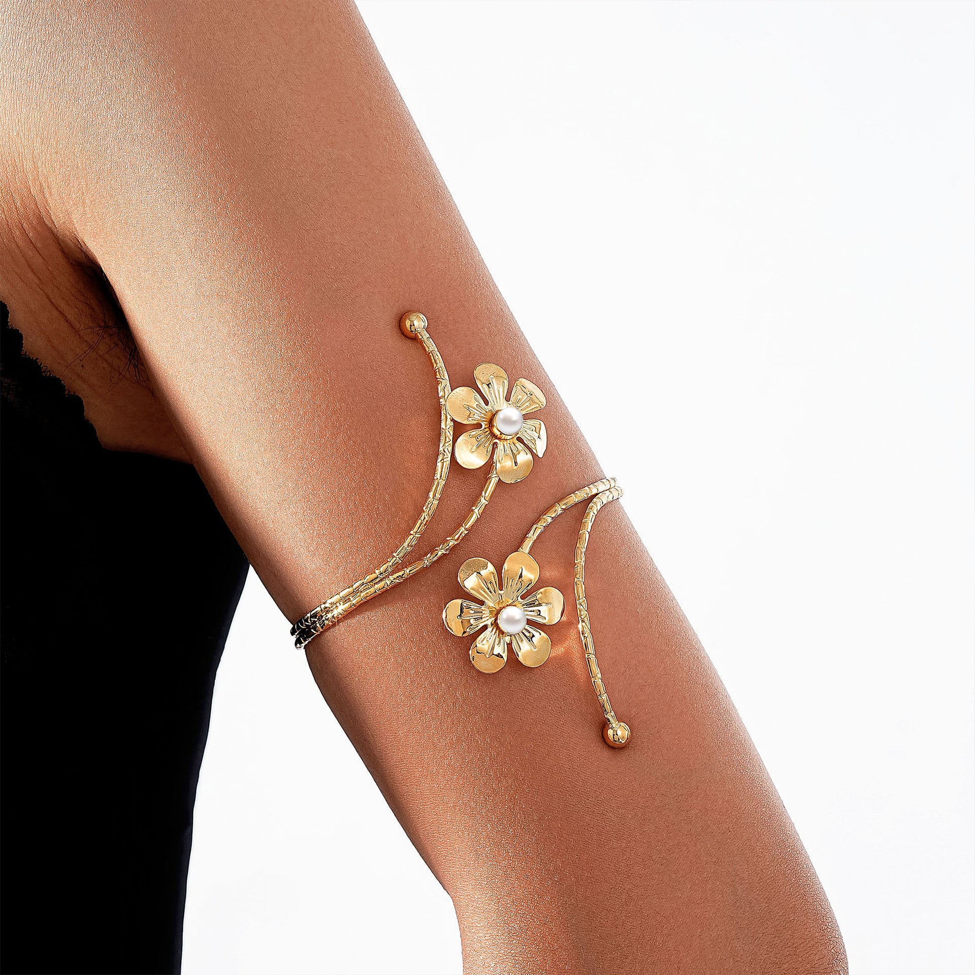 Exaggerated Pattern Adjustable Bracelet